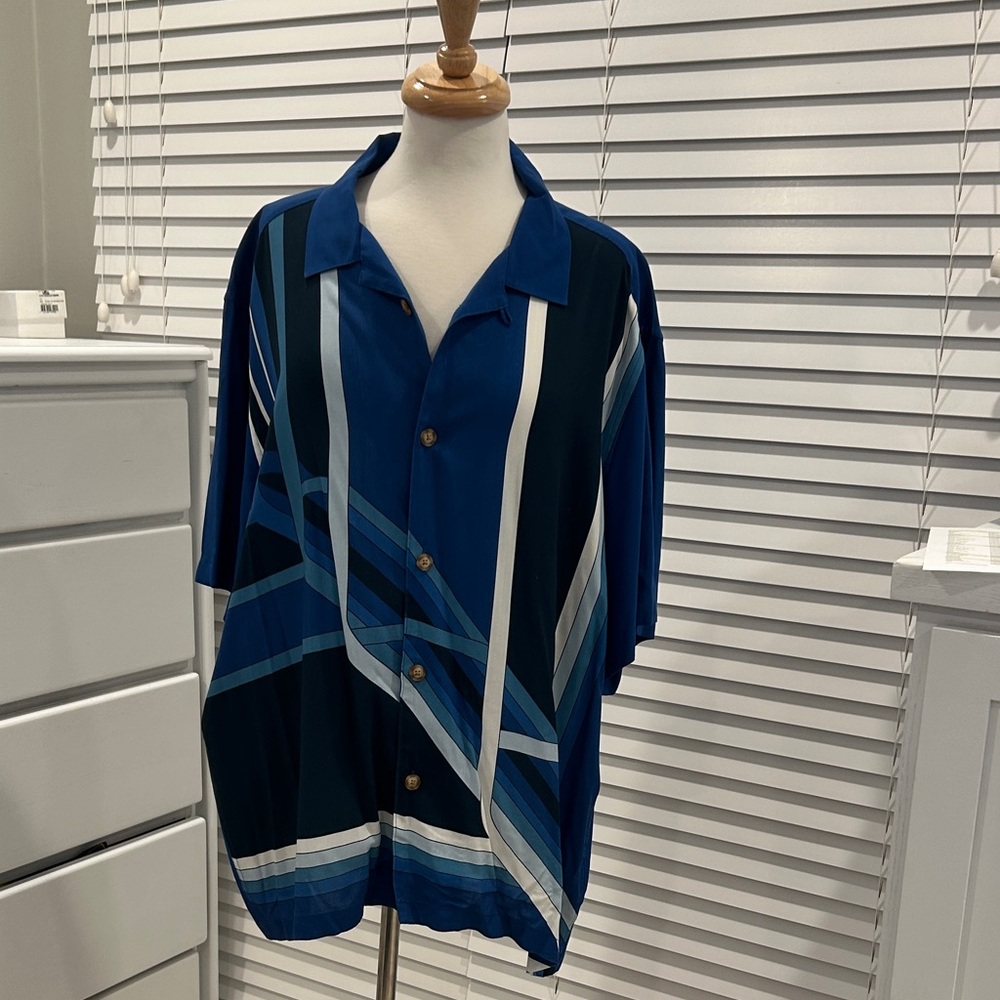 Perry Ellis Men’s Geometrical Design Shirt